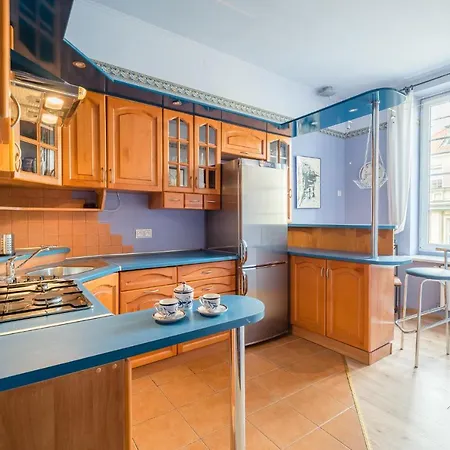 Pokoj Tkacka Czerwony W Apartamencie Ze Wspolna Lazienka I Kuchnia Lejlighed